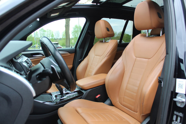 BMW X3 xDrive30i High Exe. M Sport / Trekhaak / Panoramadak / 360Camera / Head-up / Keyless / 20'' / Leder / Navigatie / ACC / Dodehoek / DAB / Stoelverwarming