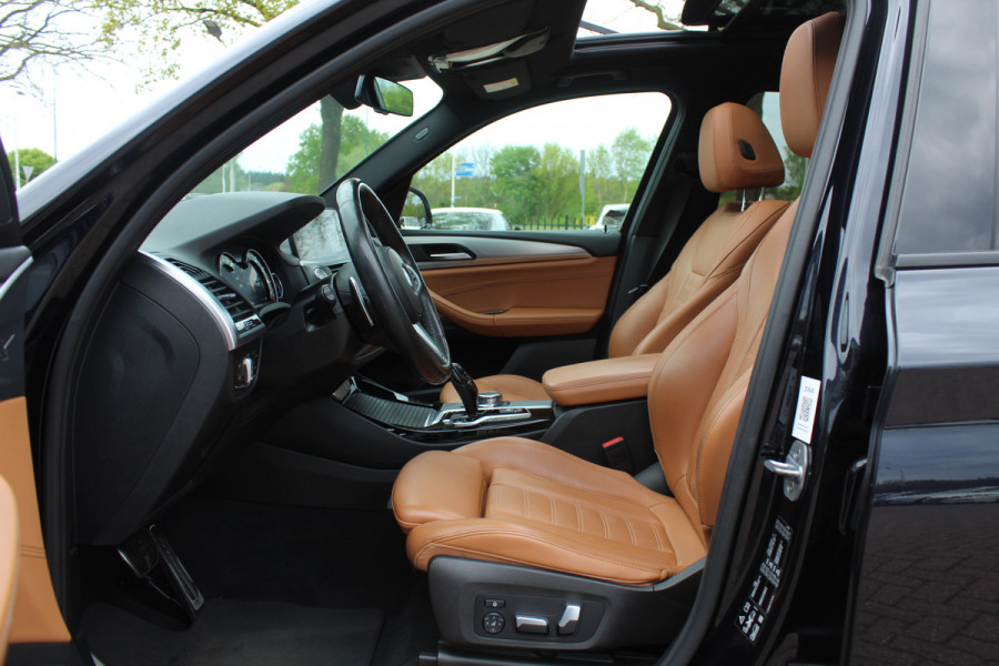 BMW X3 xDrive30i High Exe. M Sport / Trekhaak / Panoramadak / 360Camera / Head-up / Keyless / 20'' / Leder / Navigatie / ACC / Dodehoek / DAB / Stoelverwarming