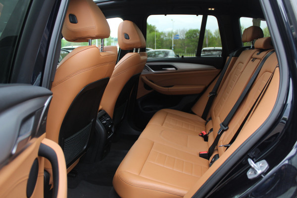 BMW X3 xDrive30i High Exe. M Sport / Trekhaak / Panoramadak / 360Camera / Head-up / Keyless / 20'' / Leder / Navigatie / ACC / Dodehoek / DAB / Stoelverwarming