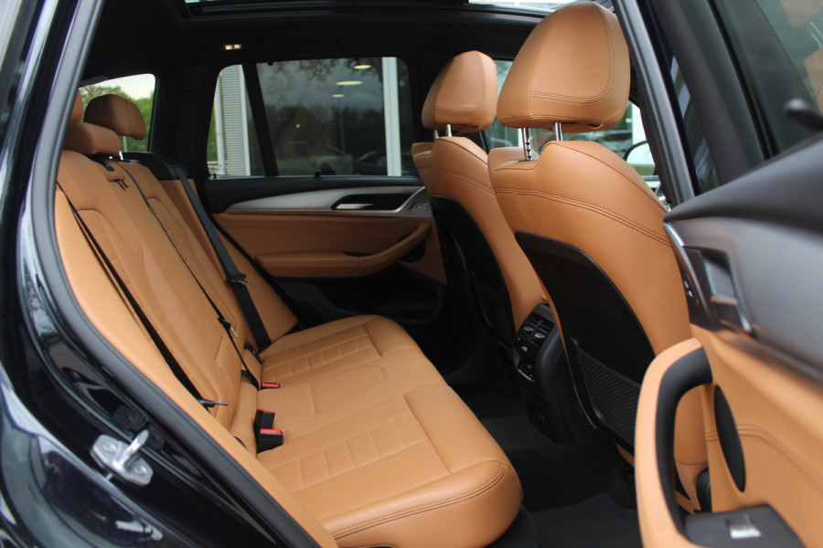 BMW X3 xDrive30i High Exe. M Sport / Trekhaak / Panoramadak / 360Camera / Head-up / Keyless / 20'' / Leder / Navigatie / ACC / Dodehoek / DAB / Stoelverwarming