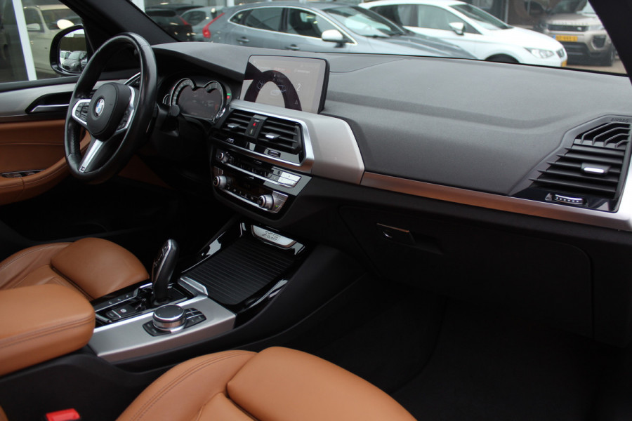 BMW X3 xDrive30i High Exe. M Sport / Trekhaak / Panoramadak / 360Camera / Head-up / Keyless / 20'' / Leder / Navigatie / ACC / Dodehoek / DAB / Stoelverwarming