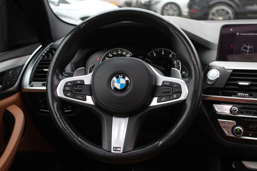 BMW X3 xDrive30i High Exe. M Sport / Trekhaak / Panoramadak / 360Camera / Head-up / Keyless / 20'' / Leder / Navigatie / ACC / Dodehoek / DAB / Stoelverwarming