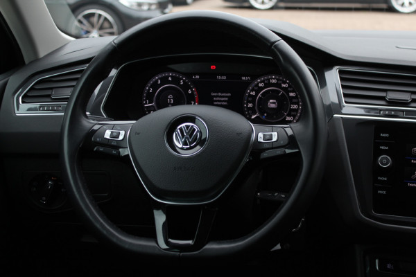 Volkswagen Tiguan 1.4 TSI ACT Highline Bus. R-Line / Trekhaak / Panoramadak / 360Camera / 19'' / Virtual Cockpit / Apple CarPlay / DAB / Stoelverwarming / ACC
