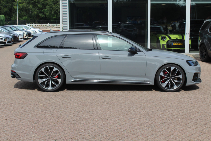 Audi RS4 Avant 2.9 TFSI quattro / Milltek / Panoramadak / Camera / Head-up / Sportuitlaat / 20'' / Luxe Leder / Dodehoek / Virtual Cockpit / Stoelmassage / B&O