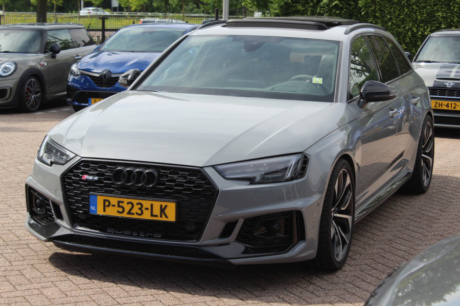 Audi RS4 Avant 2.9 TFSI quattro / Milltek / Panoramadak / Camera / Head-up / Sportuitlaat / 20'' / Luxe Leder / Dodehoek / Virtual Cockpit / Stoelmassage / B&O