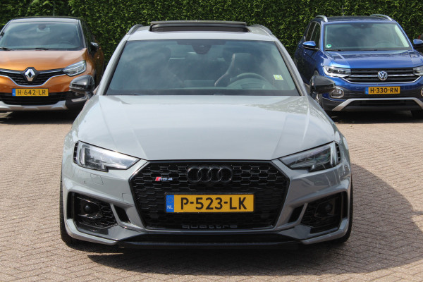Audi RS4 Avant 2.9 TFSI quattro / Milltek / Panoramadak / Camera / Head-up / Sportuitlaat / 20'' / Luxe Leder / Dodehoek / Virtual Cockpit / Stoelmassage / B&O