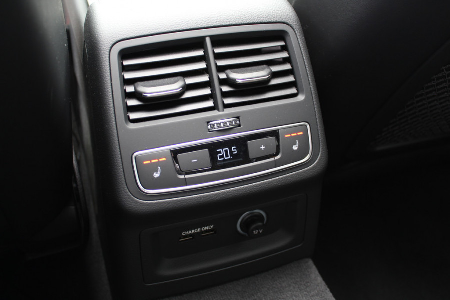 Audi RS4 Avant 2.9 TFSI quattro / Milltek / Panoramadak / Camera / Head-up / Sportuitlaat / 20'' / Luxe Leder / Dodehoek / Virtual Cockpit / Stoelmassage / B&O