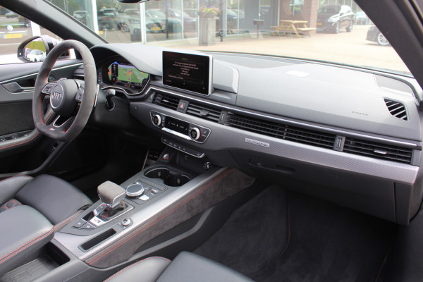 Audi RS4 Avant 2.9 TFSI quattro / Milltek / Panoramadak / Camera / Head-up / Sportuitlaat / 20'' / Luxe Leder / Dodehoek / Virtual Cockpit / Stoelmassage / B&O