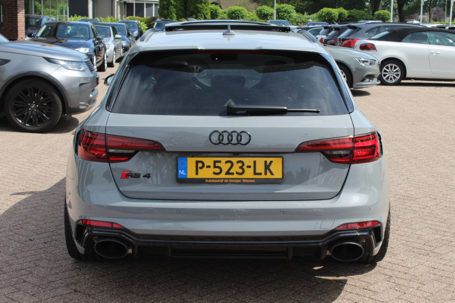 Audi RS4 Avant 2.9 TFSI quattro / Milltek / Panoramadak / Camera / Head-up / Sportuitlaat / 20'' / Luxe Leder / Dodehoek / Virtual Cockpit / Stoelmassage / B&O