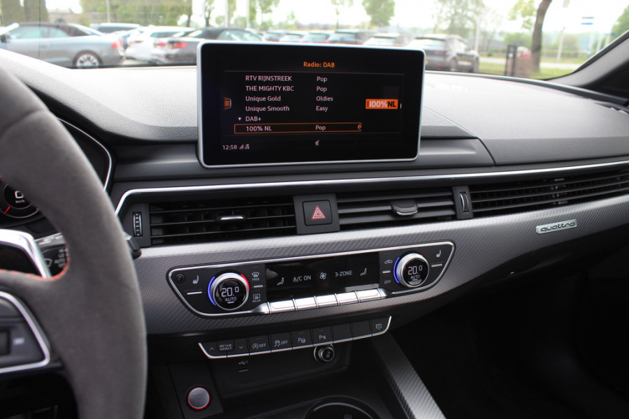 Audi RS4 Avant 2.9 TFSI quattro / Milltek / Panoramadak / Camera / Head-up / Sportuitlaat / 20'' / Luxe Leder / Dodehoek / Virtual Cockpit / Stoelmassage / B&O