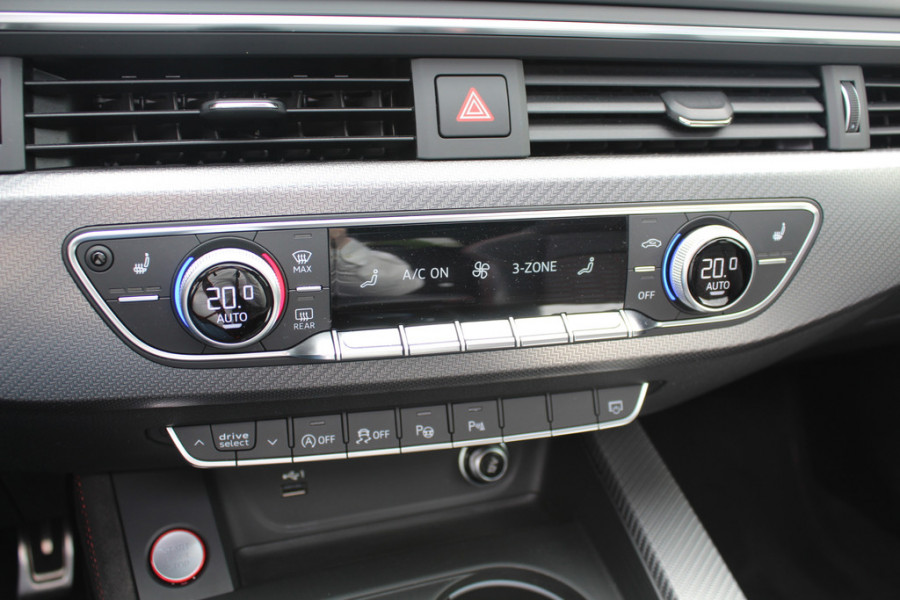 Audi RS4 Avant 2.9 TFSI quattro / Milltek / Panoramadak / Camera / Head-up / Sportuitlaat / 20'' / Luxe Leder / Dodehoek / Virtual Cockpit / Stoelmassage / B&O