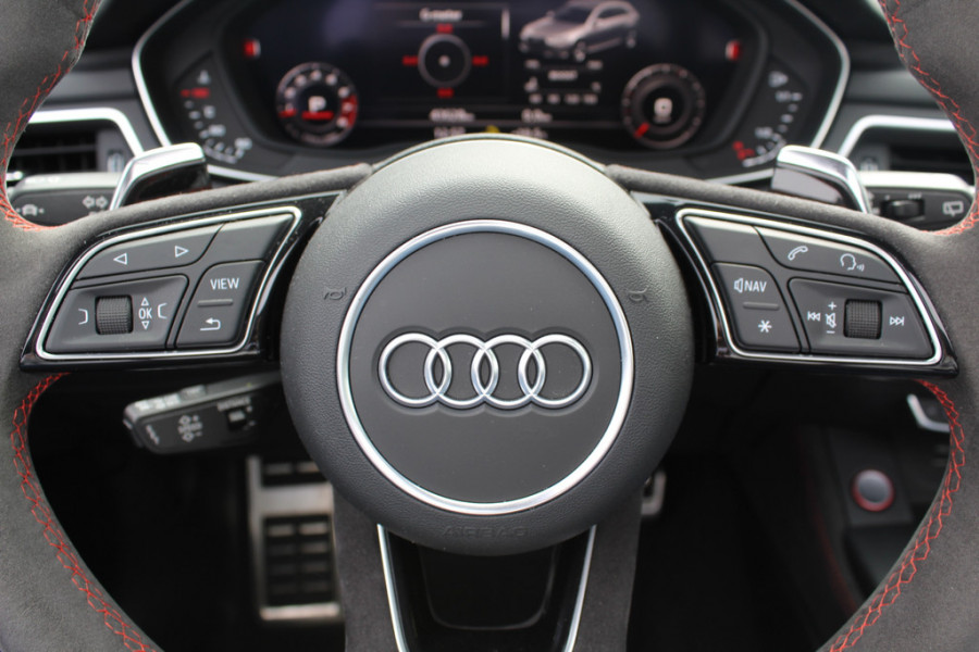 Audi RS4 Avant 2.9 TFSI quattro / Milltek / Panoramadak / Camera / Head-up / Sportuitlaat / 20'' / Luxe Leder / Dodehoek / Virtual Cockpit / Stoelmassage / B&O