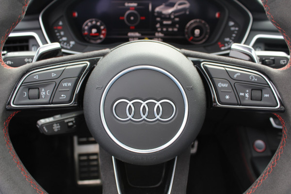 Audi RS4 Avant 2.9 TFSI quattro / Milltek / Panoramadak / Camera / Head-up / Sportuitlaat / 20'' / Luxe Leder / Dodehoek / Virtual Cockpit / Stoelmassage / B&O