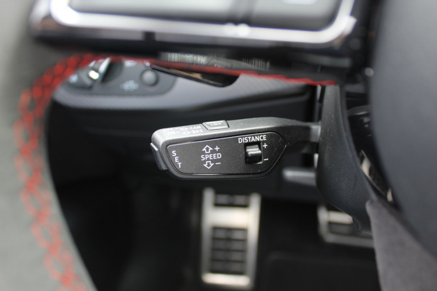Audi RS4 Avant 2.9 TFSI quattro / Milltek / Panoramadak / Camera / Head-up / Sportuitlaat / 20'' / Luxe Leder / Dodehoek / Virtual Cockpit / Stoelmassage / B&O