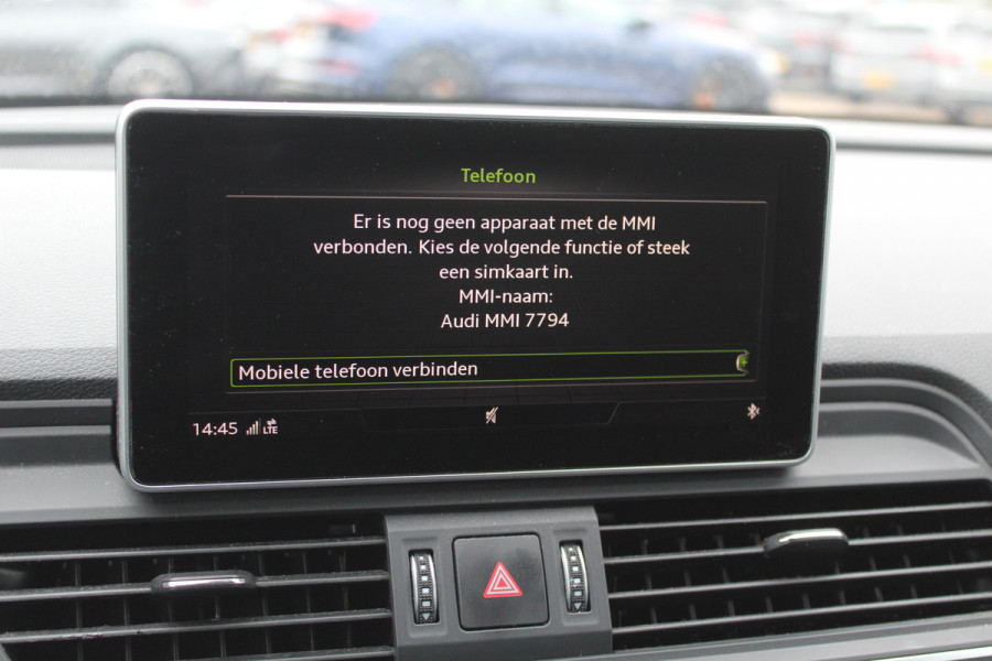 Audi Q5 2.0 TFSI quattro Launch Edition / Trekhaak / Panoramadak / Half leder / B&O / 20'' / Standverwarming / Parkeerhulp V+A / Navigatie / Cruise Control