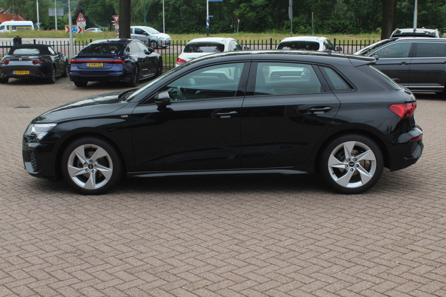 Audi A3 Sportback 30 TFSI S edition 32.429 km! / Virtual Cockpit / Apple CarPlay / Full LED / 17'' / Navigatie / Half leder / Parkeerhulp achter / ACC