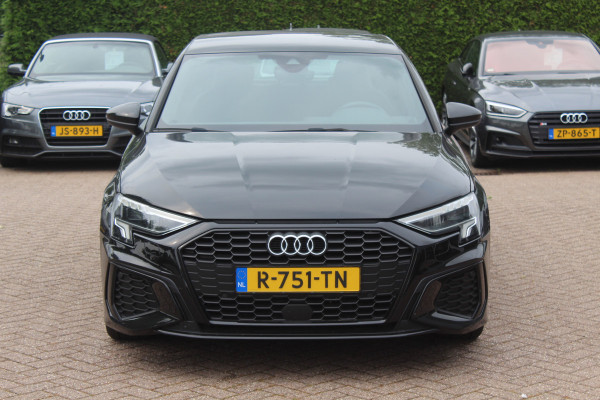 Audi A3 Sportback 30 TFSI S edition 32.429 km! / Virtual Cockpit / Apple CarPlay / Full LED / 17'' / Navigatie / Half leder / Parkeerhulp achter / ACC