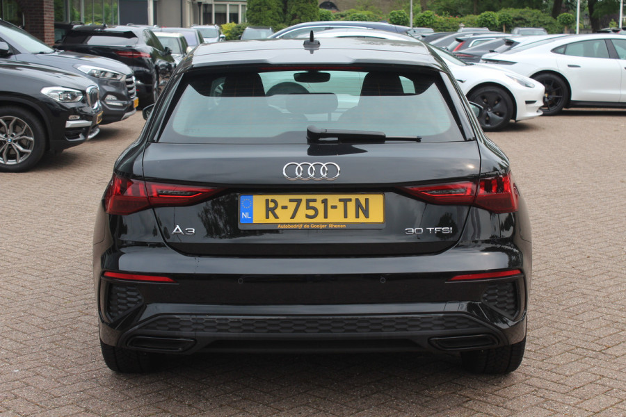 Audi A3 Sportback 30 TFSI S edition 32.429 km! / Virtual Cockpit / Apple CarPlay / Full LED / 17'' / Navigatie / Half leder / Parkeerhulp achter / ACC