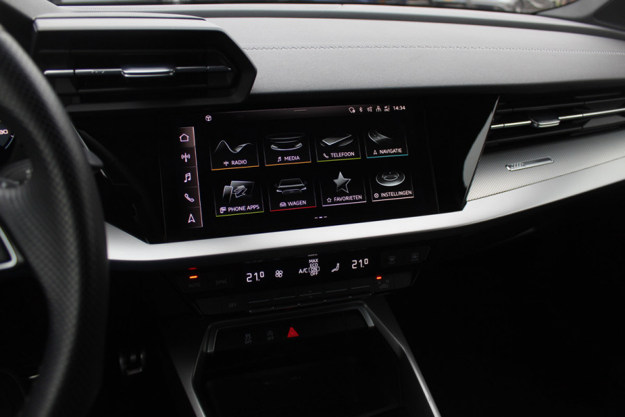 Audi A3 Sportback 30 TFSI S edition 32.429 km! / Virtual Cockpit / Apple CarPlay / Full LED / 17'' / Navigatie / Half leder / Parkeerhulp achter / ACC