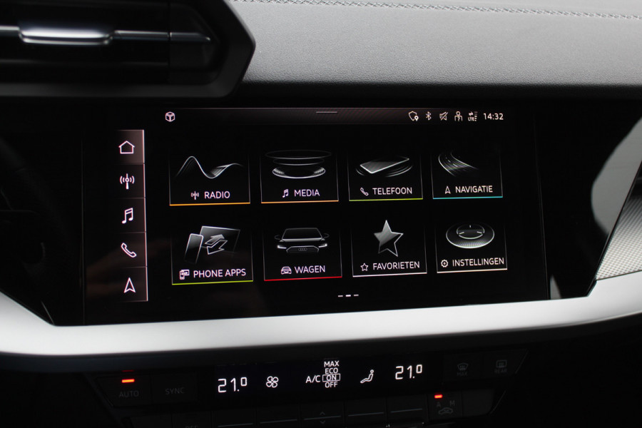 Audi A3 Sportback 30 TFSI S edition 32.429 km! / Virtual Cockpit / Apple CarPlay / Full LED / 17'' / Navigatie / Half leder / Parkeerhulp achter / ACC