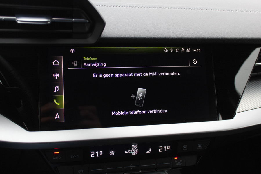 Audi A3 Sportback 30 TFSI S edition 32.429 km! / Virtual Cockpit / Apple CarPlay / Full LED / 17'' / Navigatie / Half leder / Parkeerhulp achter / ACC