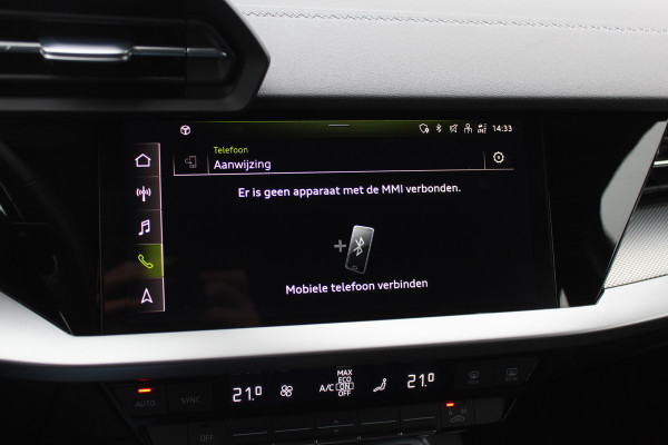 Audi A3 Sportback 30 TFSI S edition 32.429 km! / Virtual Cockpit / Apple CarPlay / Full LED / 17'' / Navigatie / Half leder / Parkeerhulp achter / ACC