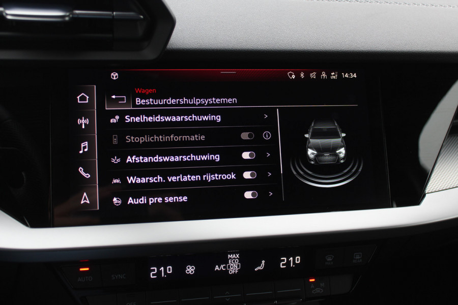 Audi A3 Sportback 30 TFSI S edition 32.429 km! / Virtual Cockpit / Apple CarPlay / Full LED / 17'' / Navigatie / Half leder / Parkeerhulp achter / ACC
