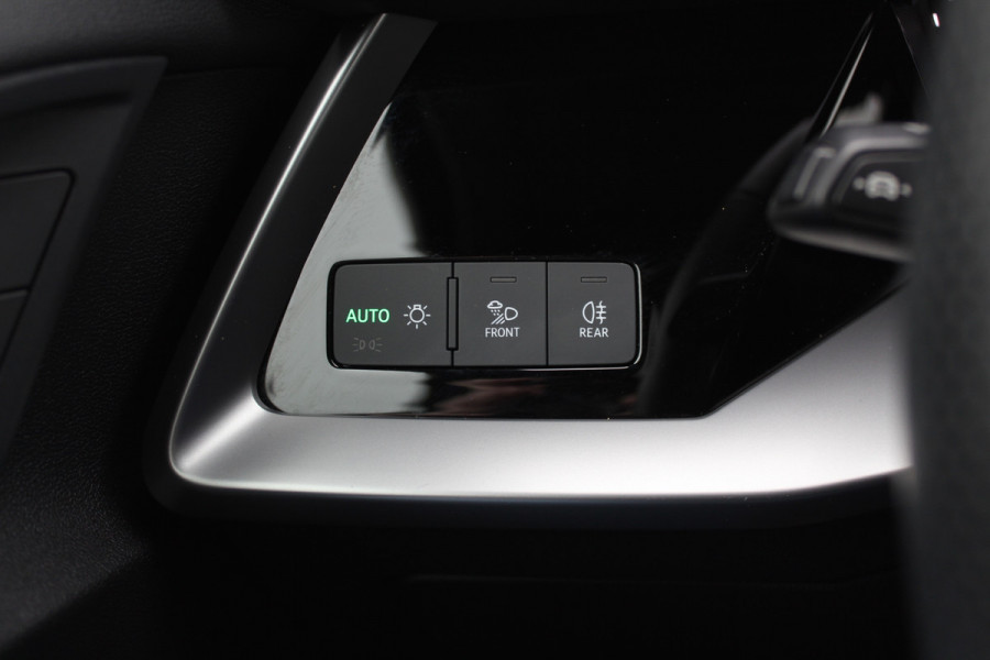 Audi A3 Sportback 30 TFSI S edition 32.429 km! / Virtual Cockpit / Apple CarPlay / Full LED / 17'' / Navigatie / Half leder / Parkeerhulp achter / ACC