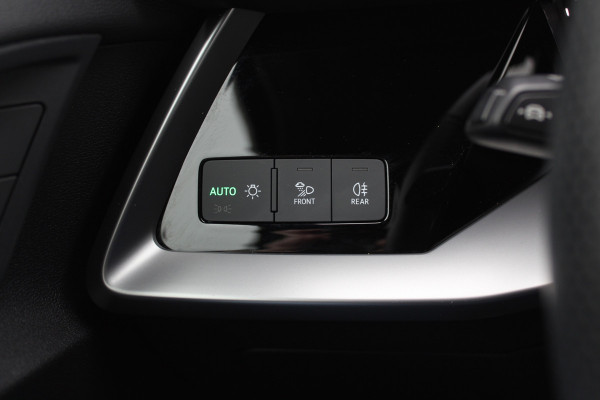 Audi A3 Sportback 30 TFSI S edition 32.429 km! / Virtual Cockpit / Apple CarPlay / Full LED / 17'' / Navigatie / Half leder / Parkeerhulp achter / ACC