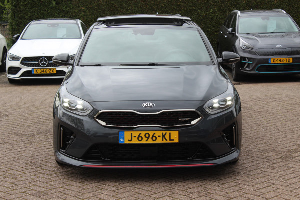 Kia ProCeed 1.6 T-GDI GT / Panoramadak / Camera / Leder&Alcantara / 18'' / Keyless / JBL / DAB / Sideskirts / Stuurverwarming / Stoelverwarming / DAB / Dodehoek / ACC