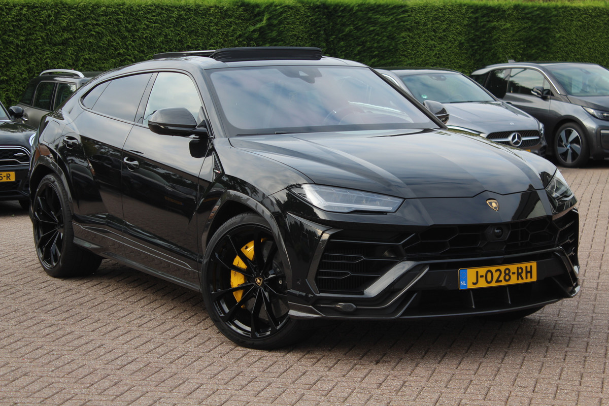 Lamborghini Urus 4.0 V8 / NL Auto! / Full Carbon / Keramisch / B&O / Pano / 360Camera / Head-up / 23'' / Stoelventilatie / Massage Lamborghini Urus 4.0 V8 / NL Auto! / Full Carbon / Keramisch / B&O / Pano / 360Camera / Head-up / 23'' / Stoelventilatie / Massage