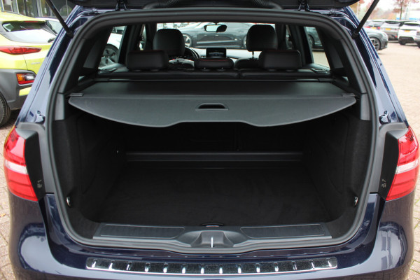 Mercedes-Benz B-Klasse 180 Business Solution AMG Upgrade Edition / Camera / Navigatie / 18'' / Stoelverwarming / Cruise Control