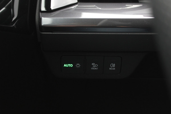 Audi Q4 e-tron 50 quattro Launch edition S Competition 77 kWh / SoH 95% / Camera / Head-up / 20'' / Keyless / RS Seats / Sonos audio / Stoelverwarming / Dodehoek / DAB / ACC / Warmtepomp