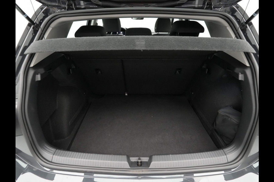 Volkswagen Golf 1.0 TSI 90pk Navi via App Pdc Clima Acc 315