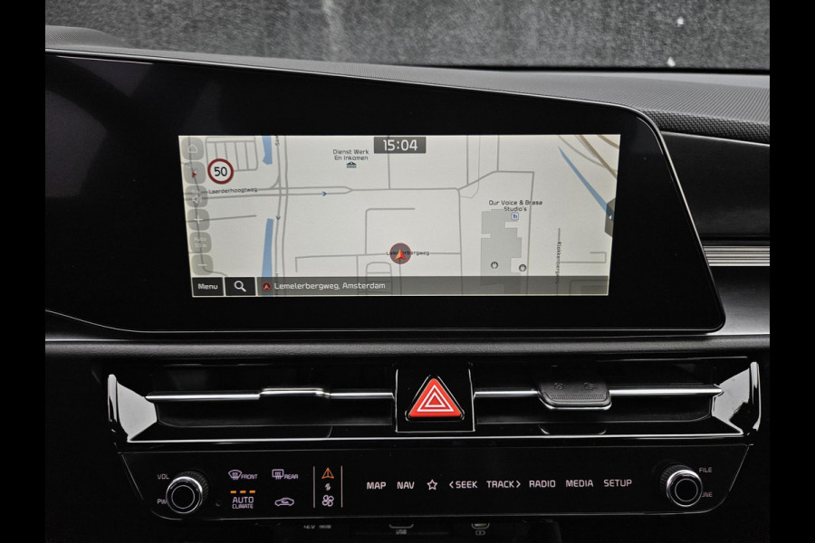 Kia Niro EV DynamicLine 64.8 kWh Gratis Laadpaal | Automaat | Camera | Navi | H-Leder | Apple Carplay/Android Auto | Key-Less | Clima | 17" Velgen | PDC | Cruise | LED |