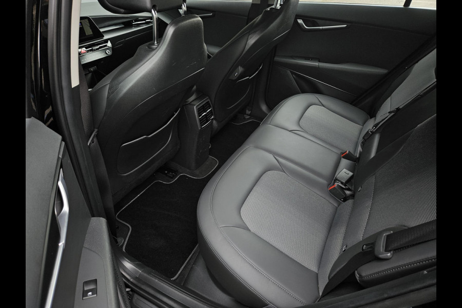 Kia Niro EV DynamicLine 64.8 kWh Gratis Laadpaal | Automaat | Camera | Navi | H-Leder | Apple Carplay/Android Auto | Key-Less | Clima | 17" Velgen | PDC | Cruise | LED |