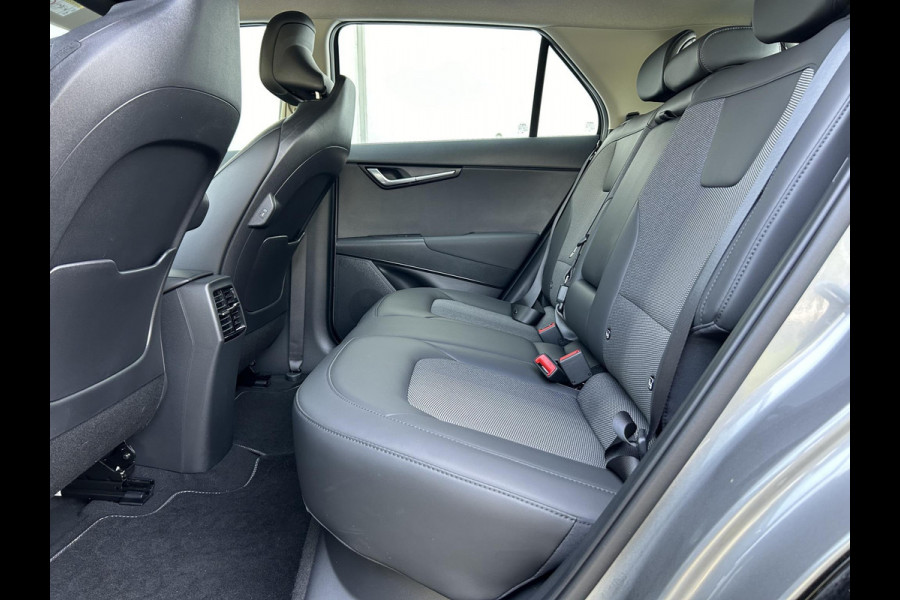 Kia Niro EV DynamicLine 64.8 kWh Gratis Laadpaal | Automaat | Camera | Navi | H-Leder | Apple Carplay/Android Auto | Key-Less | Clima | 17" Velgen | PDC | Cruise | LED |