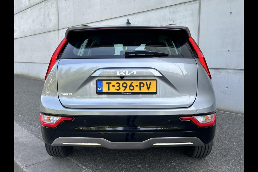 Kia Niro EV DynamicLine 64.8 kWh Gratis Laadpaal | Automaat | Camera | Navi | H-Leder | Apple Carplay/Android Auto | Key-Less | Clima | 17" Velgen | PDC | Cruise | LED |