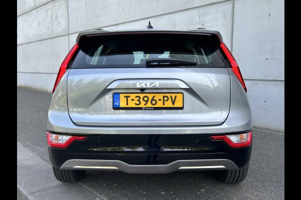 Kia Niro EV DynamicLine 64.8 kWh Gratis Laadpaal | Automaat | Camera | Navi | H-Leder | Apple Carplay/Android Auto | Key-Less | Clima | 17" Velgen | PDC | Cruise | LED |