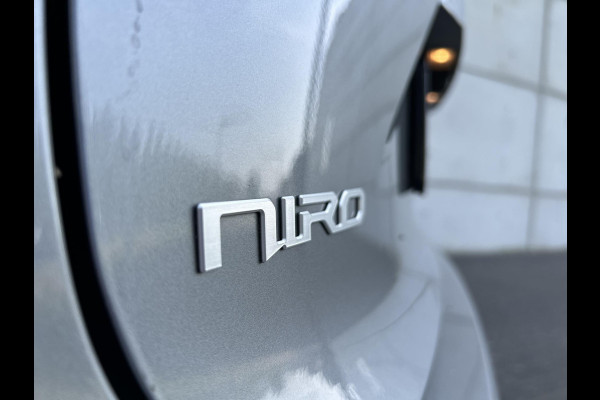 Kia Niro EV DynamicLine 64.8 kWh Gratis Laadpaal | Automaat | Camera | Navi | H-Leder | Apple Carplay/Android Auto | Key-Less | Clima | 17" Velgen | PDC | Cruise | LED |
