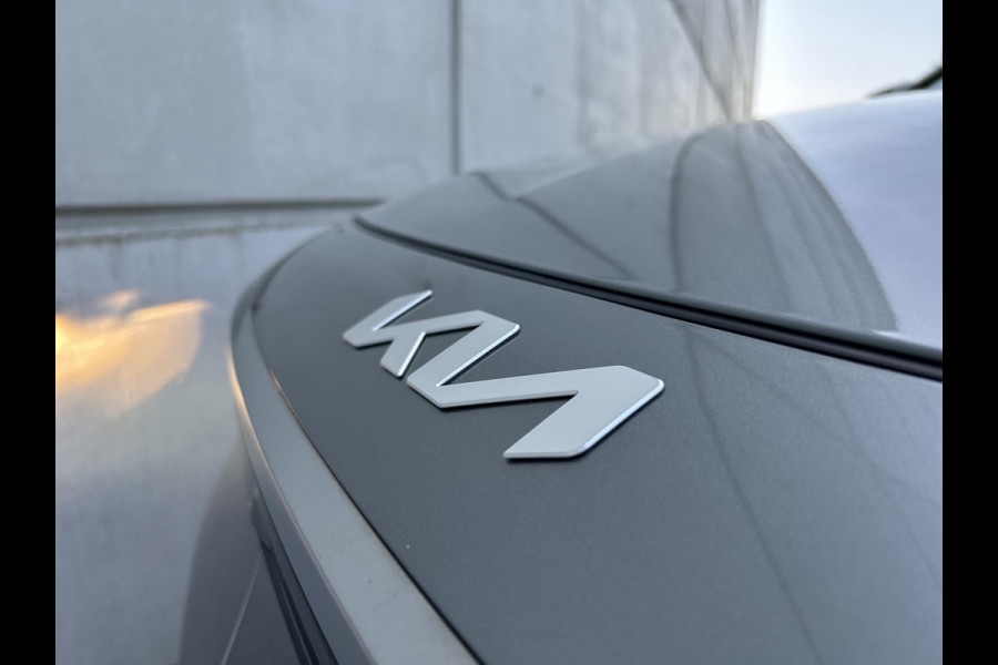 Kia Niro EV DynamicLine 64.8 kWh Gratis Laadpaal | Automaat | Camera | Navi | H-Leder | Apple Carplay/Android Auto | Key-Less | Clima | 17" Velgen | PDC | Cruise | LED |