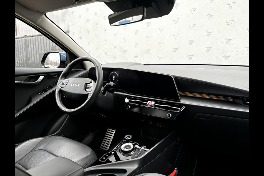 Kia Niro EV ExecutiveLine 64.8 kWh Gratis Laadpaal | Climate Control | Schuif- Kanteldak | Leder interieur | Apple Carplay & Android auto |