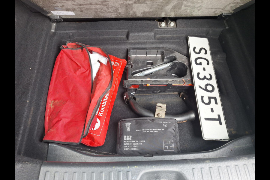 Mercedes-Benz A-Klasse 180 AMG Styling | LED | NAVI | PDC | Trekhaak 1200kg | (occasion)