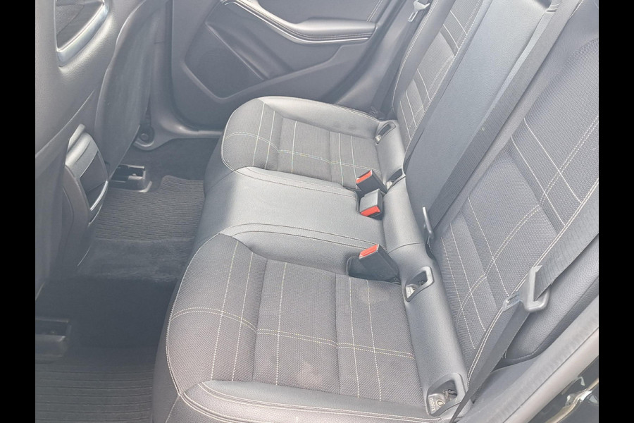 Mercedes-Benz A-Klasse 180 AMG Styling | LED | NAVI | PDC | Trekhaak 1200kg | (occasion)