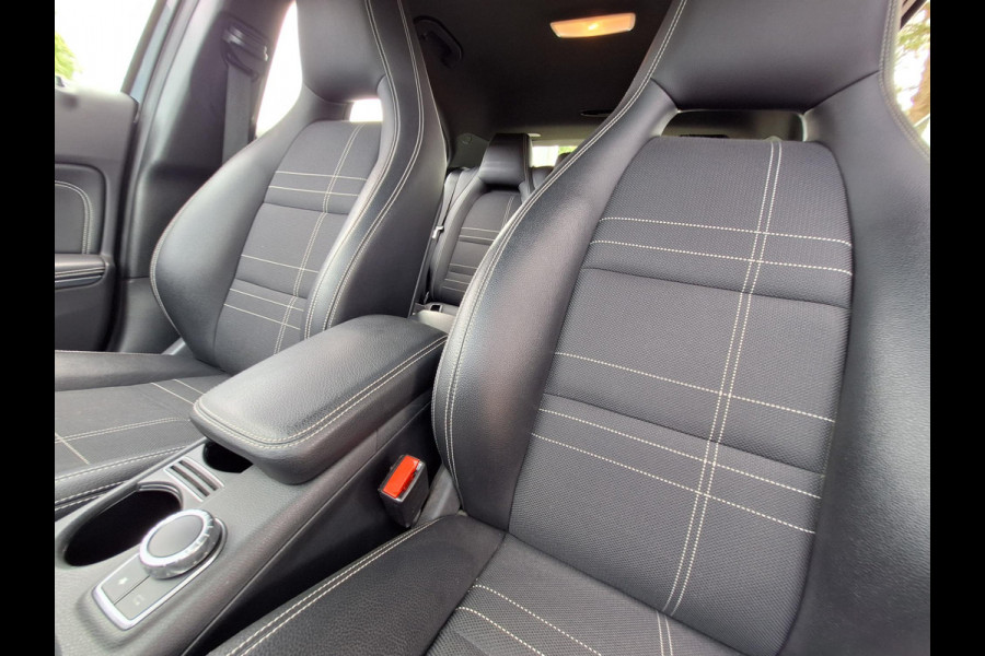 Mercedes-Benz A-Klasse 180 AMG Styling | LED | NAVI | PDC | Trekhaak 1200kg | (occasion)