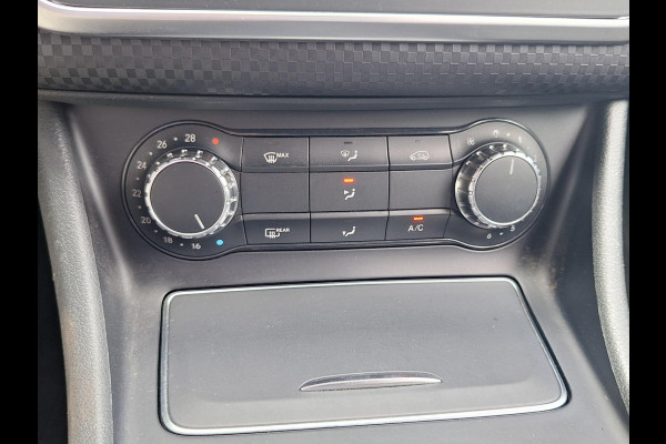 Mercedes-Benz A-Klasse 180 AMG Styling | LED | NAVI | PDC | Trekhaak 1200kg | (occasion)