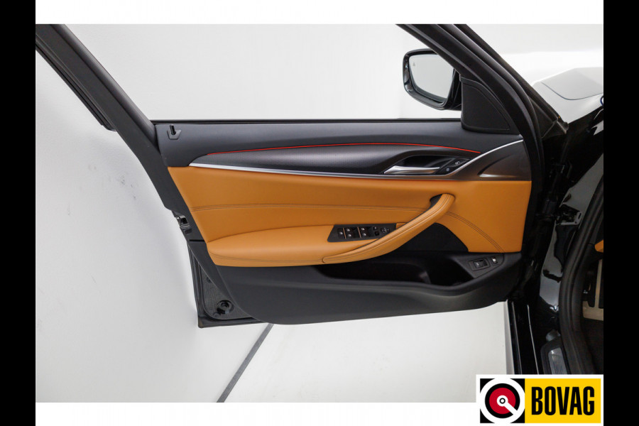 BMW 5 Serie 545e xDrive High Executive M-sport 394 PK | Pano | Trekhaak elec. | Volledig leder 360 Camera, Stoel- en stuurverwarming