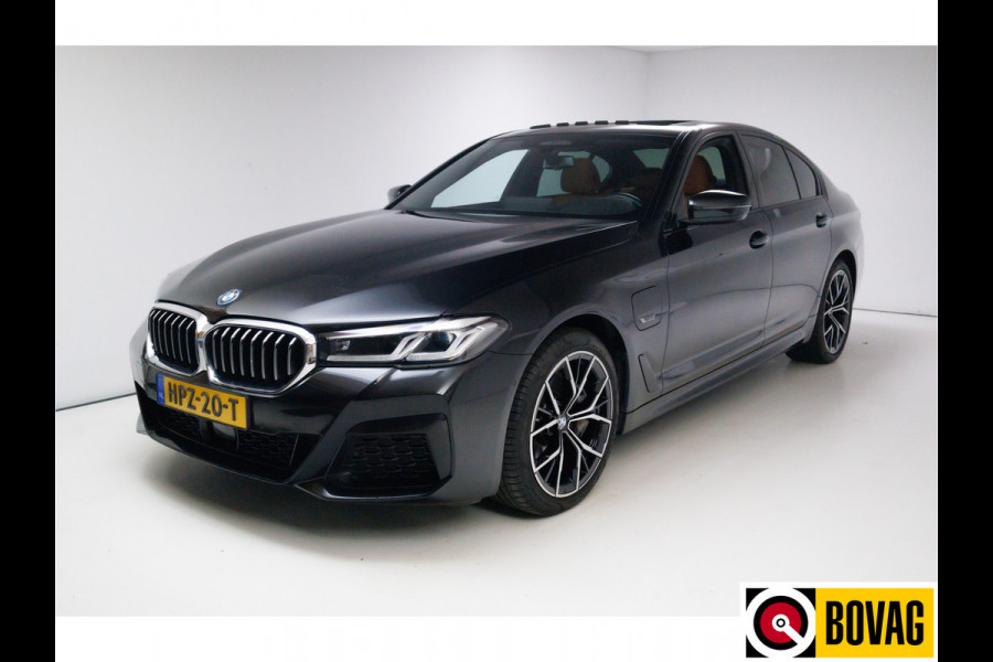 BMW 5 Serie 545e xDrive High Executive M-sport 394 PK | Pano | Trekhaak elec. | Volledig leder 360 Camera, Stoel- en stuurverwarming