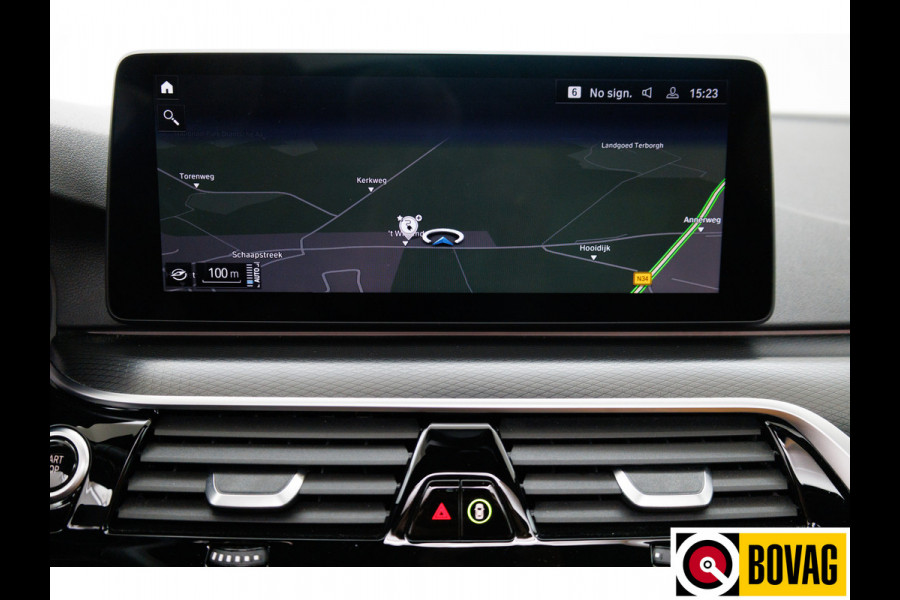BMW 5 Serie 545e xDrive High Executive M-sport 394 PK | Pano | Trekhaak elec. | Volledig leder 360 Camera, Stoel- en stuurverwarming