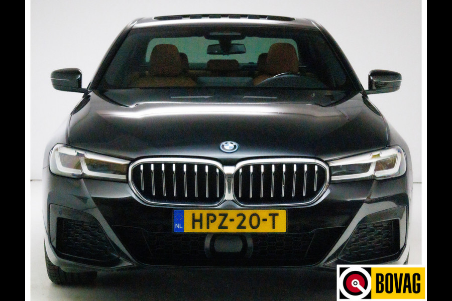 BMW 5 Serie 545e xDrive High Executive M-sport 394 PK | Pano | Trekhaak elec. | Volledig leder 360 Camera, Stoel- en stuurverwarming